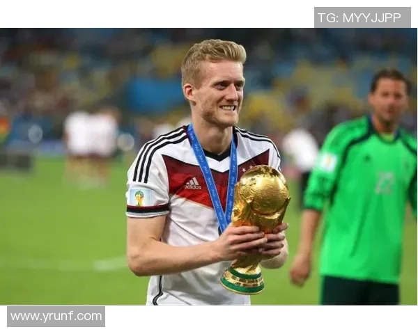 耐克旗下足球球星闪耀绿茵场掀起全球热潮引领运动新风尚